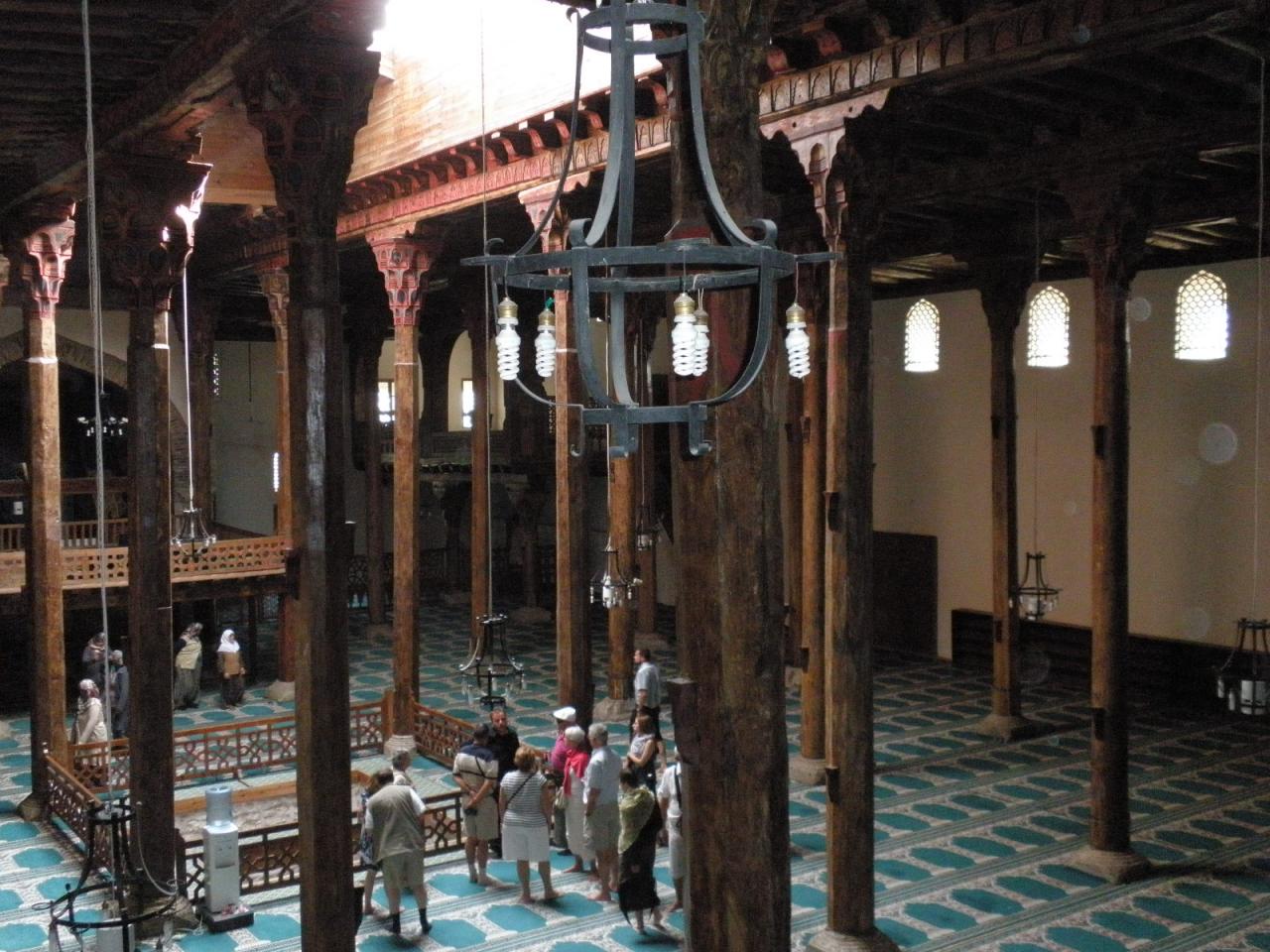 mosquée intérieur bois